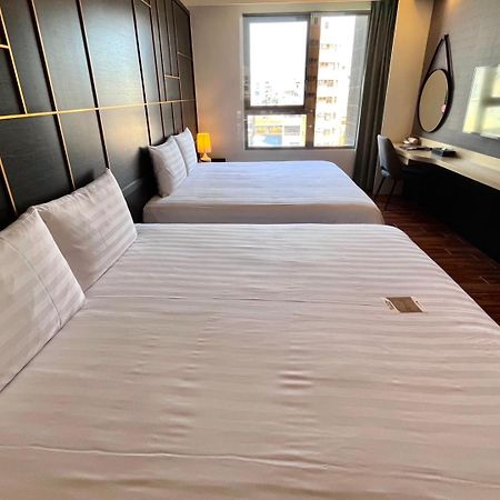 Hotel A Тайнан Екстериор снимка