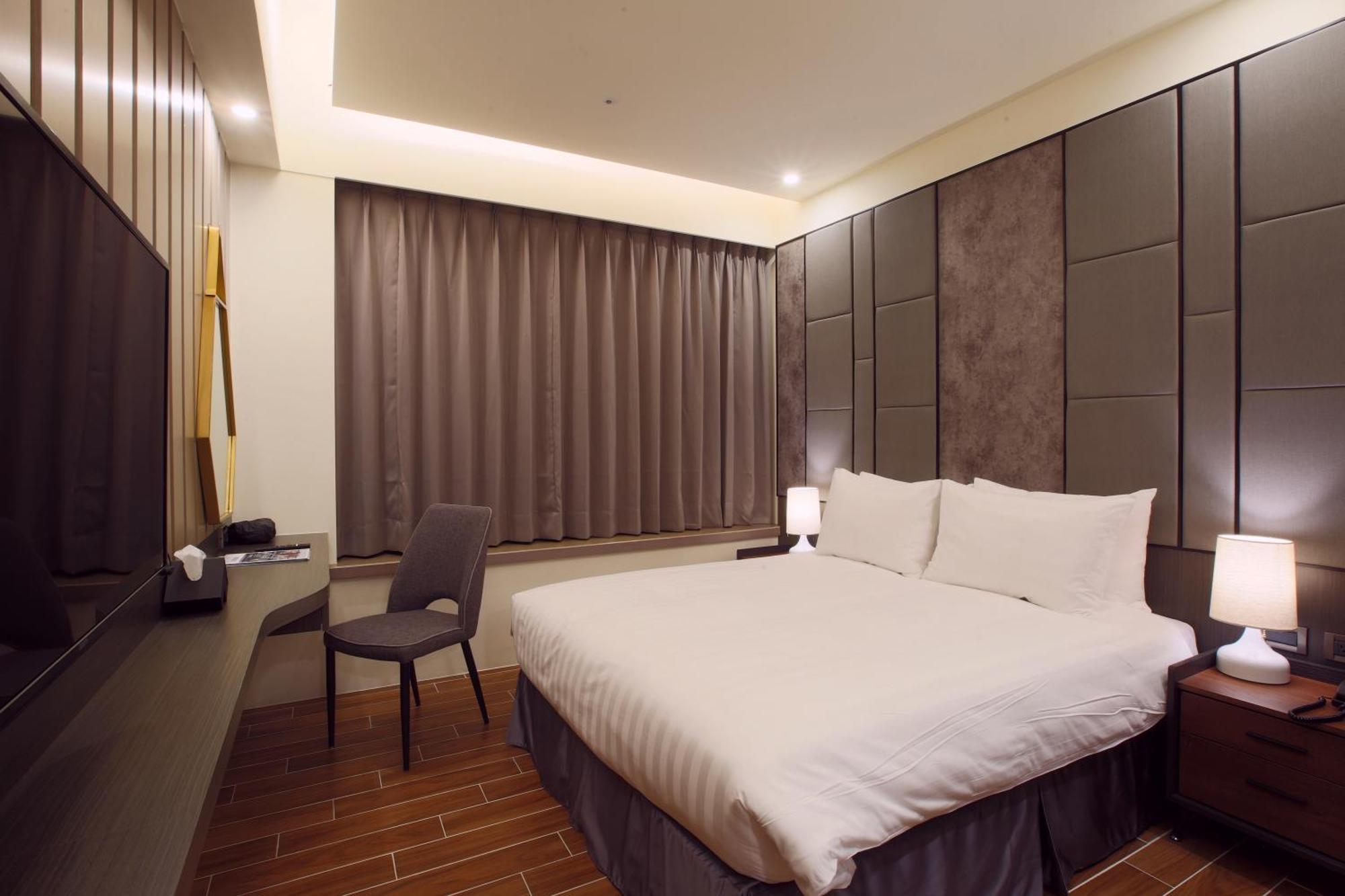 Hotel A Тайнан Стая снимка